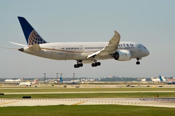 United Airlines Flight UA770 Emergency Diversion